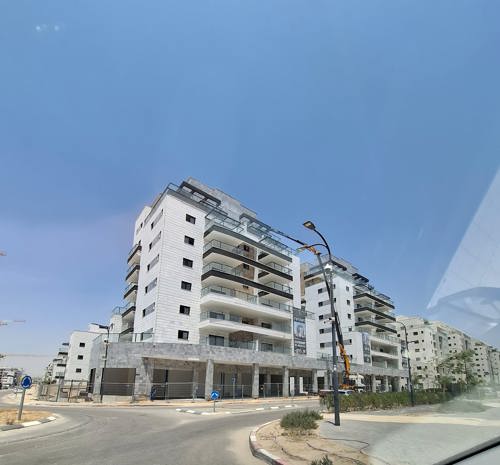 יוגב בדיקה. פירסום סיפור ללא עקרונות.